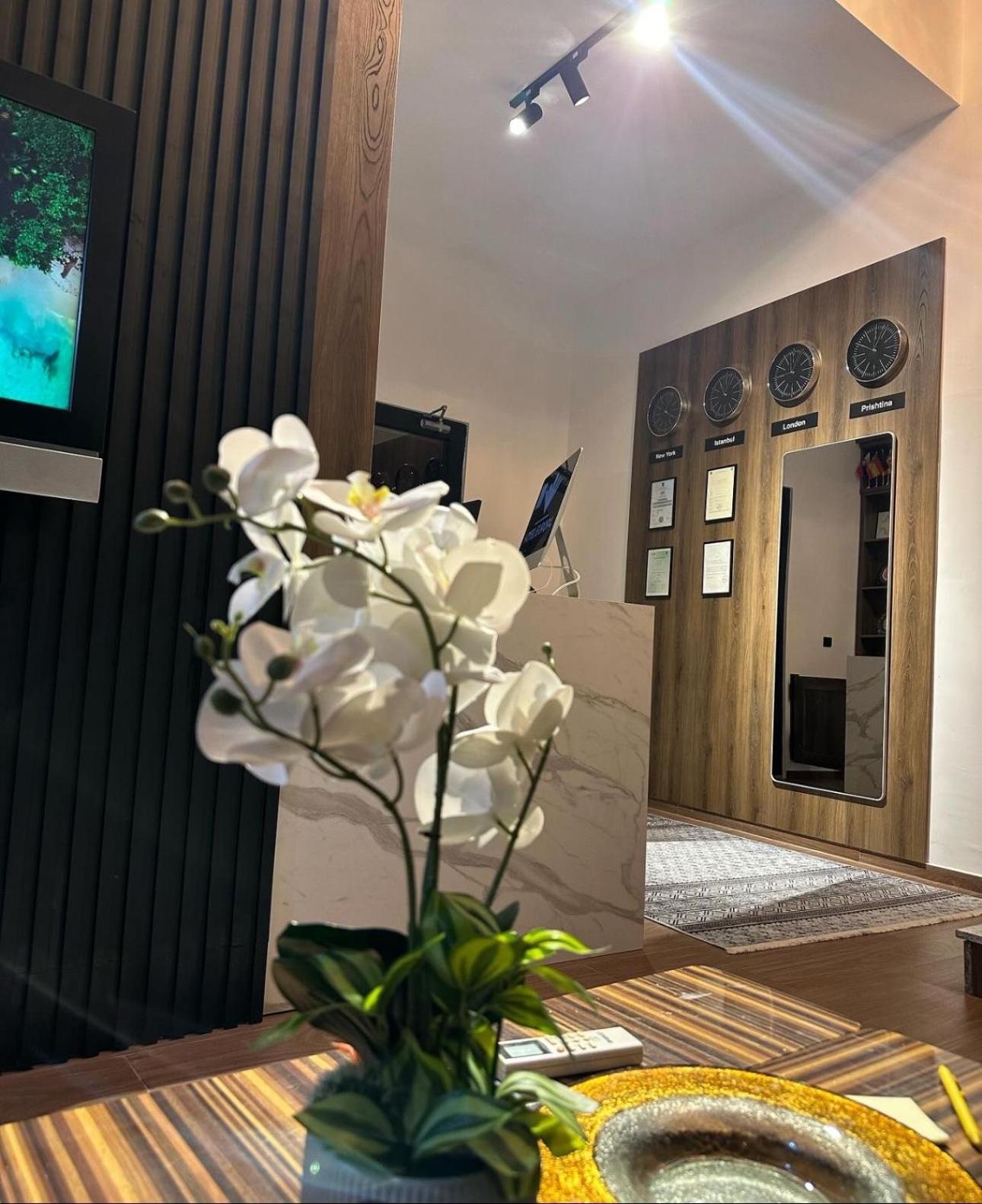 Hotel Europa Prishtina Pristina Eksteriør billede