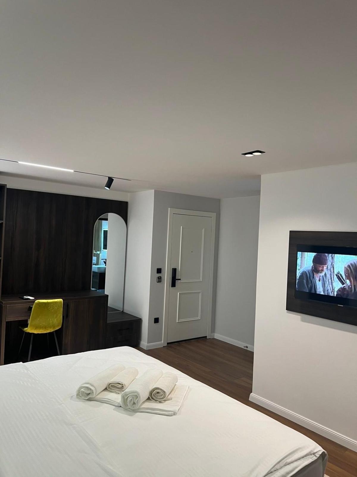 Hotel Europa Prishtina Pristina Eksteriør billede